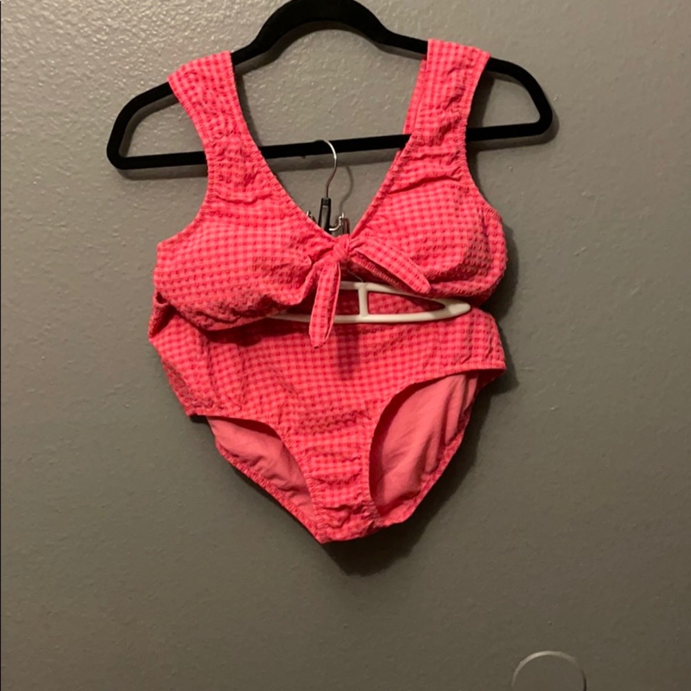 Bathing suit - Picture 1 of 1
